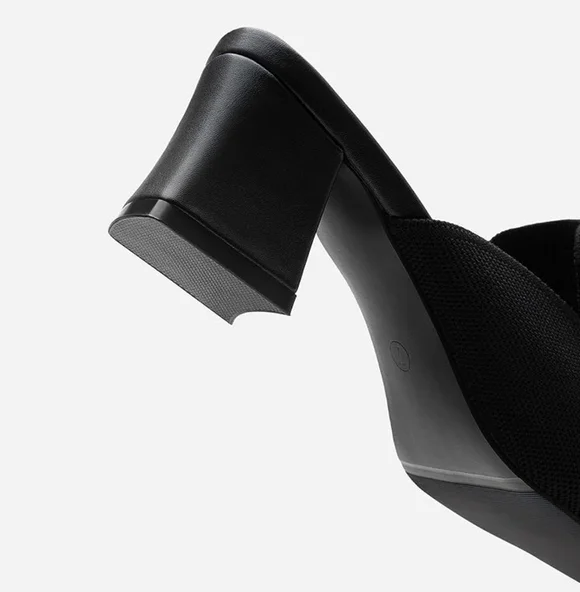 Newbella | Trendy Black Mules with Gold Chain | Size 7.5 Wide - Picture 6 of 14